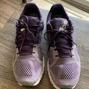 Women’s size 10 helion shoes super comfortable good shape